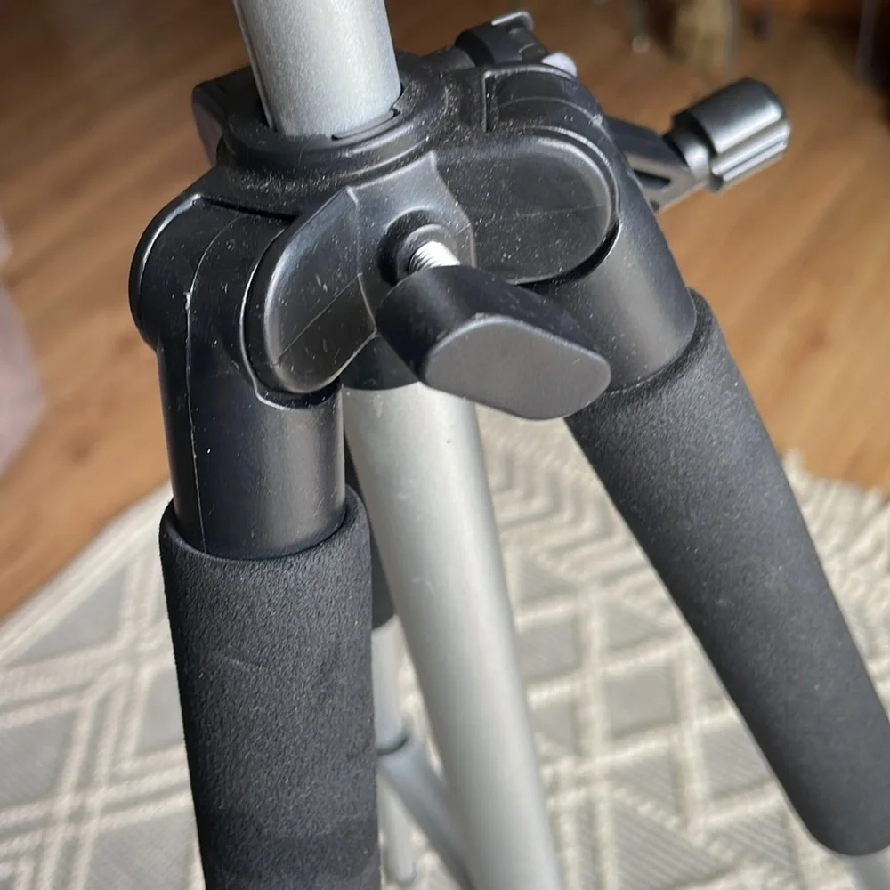 Xit, xt57trs pro series tripod, 3 levels to go to 50 in